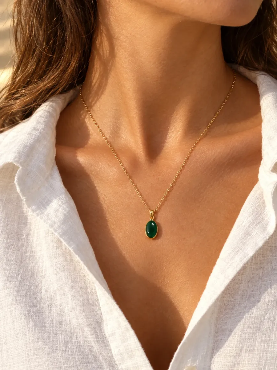 Model mockup of a necklace